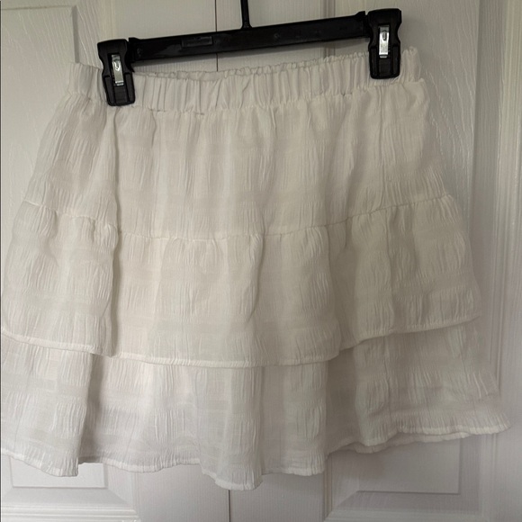 T.J.Maxx White Tiered Mini Skirt - Picture 3 of 4